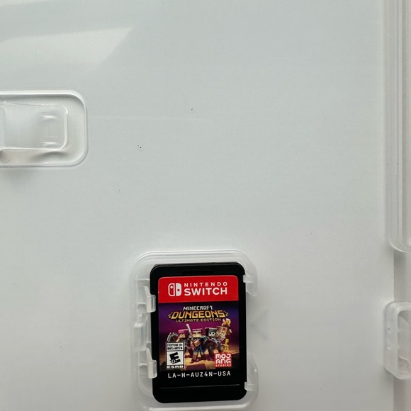 Minecraft Dungeons Ultimate Edition for Nintendo Switch - Multicolor - Picture 2 of 3